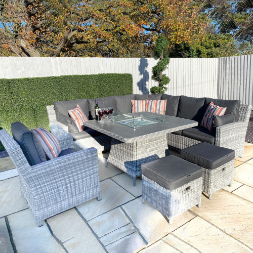 Henley Corner Unit with Firepit